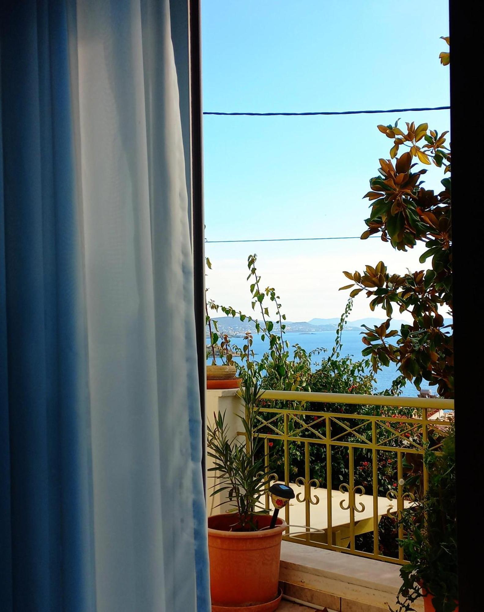 Villa "Eva" - Entire Beachfront Holiday Home - 4S Agia Marina  エクステリア 写真