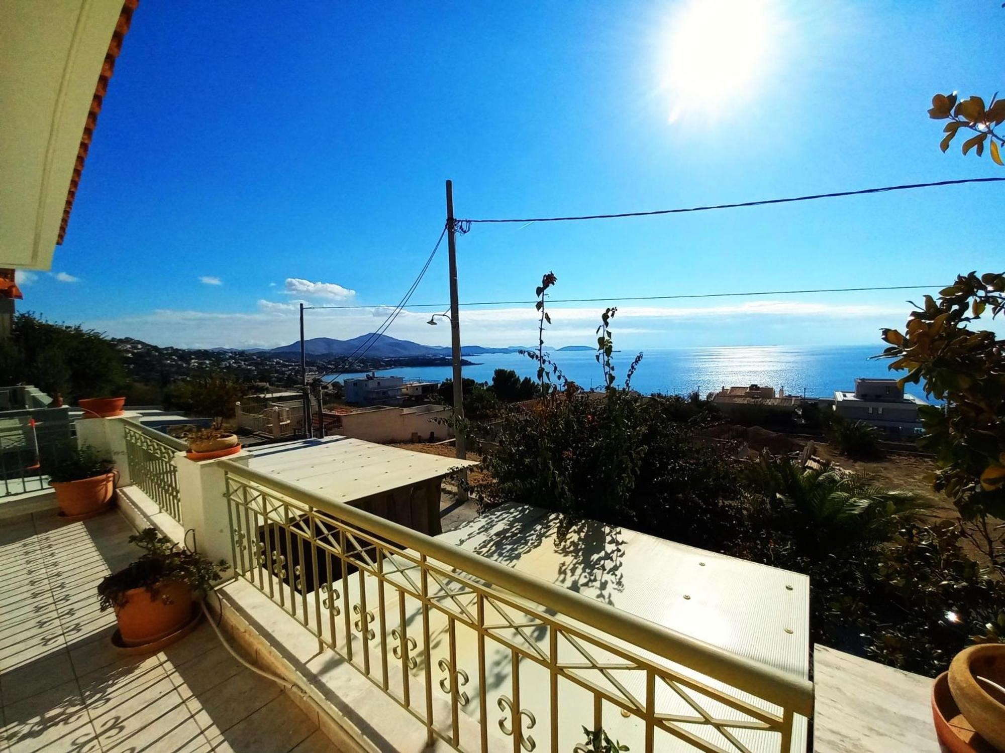 Villa "Eva" - Entire Beachfront Holiday Home - 4S Agia Marina  エクステリア 写真