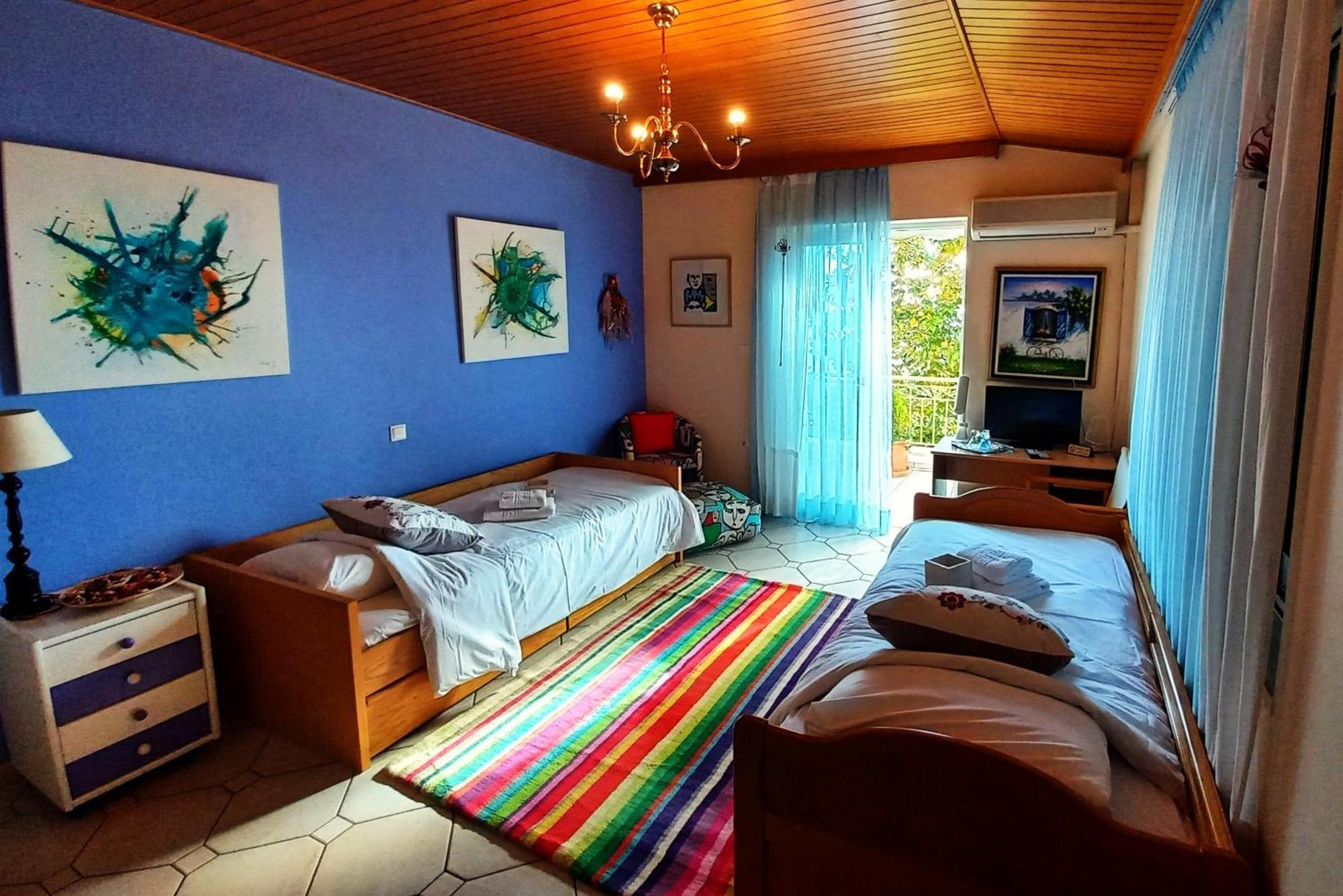 Villa "Eva" - Entire Beachfront Holiday Home - 4S Agia Marina  エクステリア 写真