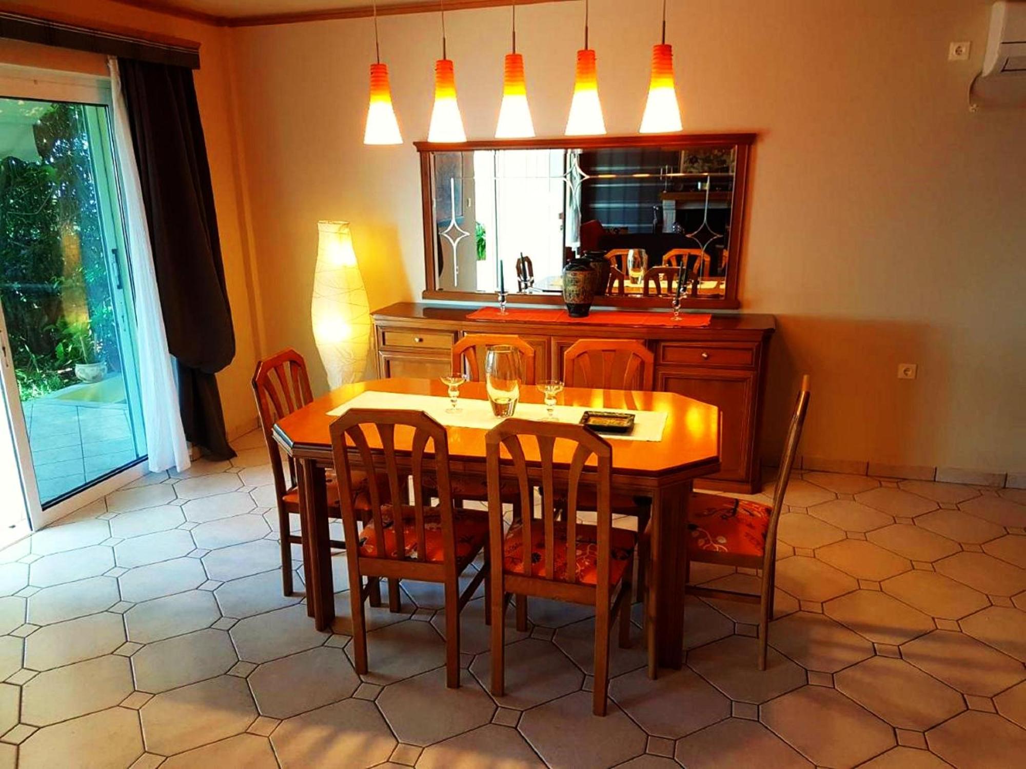 Villa "Eva" - Entire Beachfront Holiday Home - 4S Agia Marina  エクステリア 写真