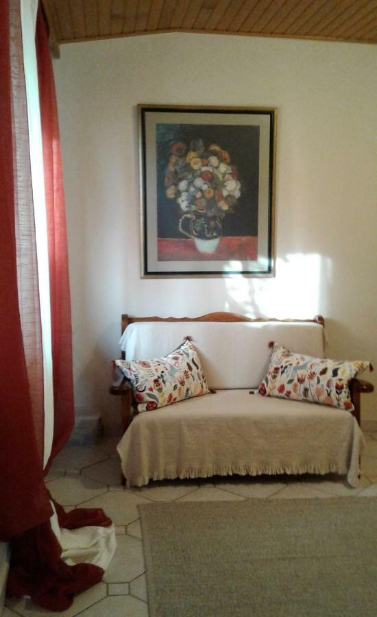 Villa "Eva" - Entire Beachfront Holiday Home - 4S Agia Marina  エクステリア 写真